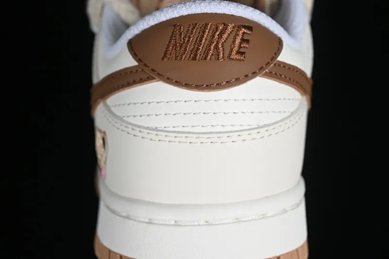 All Categories Nk SB Dunk Series Nk SB Dunk Low Low-top Sneakers Nk Dunk Low Next Nature "Hemp" Trick-or-treat Doll Soybean Milk Bear Maillard Simple and Versatile SB Strap Low-top Casual Sneakers DD1873-200